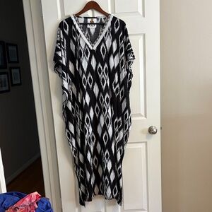 Chic Carla Christoph custom made caftan in black and white